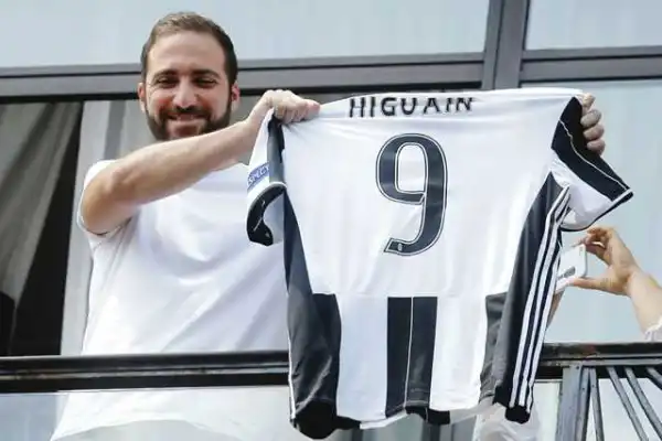 Higuain denies getting death threats, armed guard